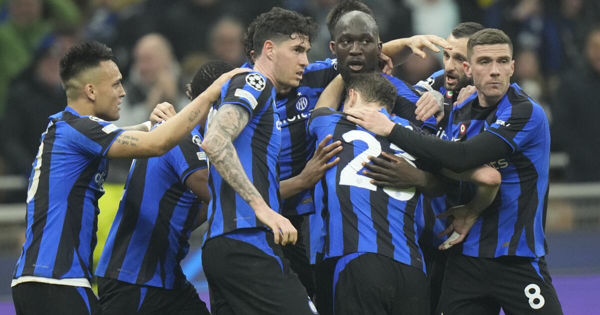 Inter Beat AC Milan 5-1